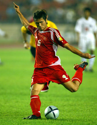 Shao Jiayi shines as China crush Indonesia 5-0