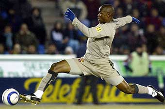 Barca go eight clear after Real lose at Depor