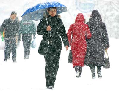 Snow storm hits Xinjiang