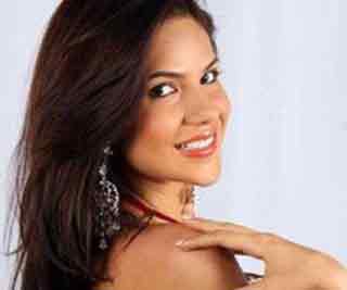 Beauty queen attacked by acid<BR>哥選美小姐遭潑酸毀容