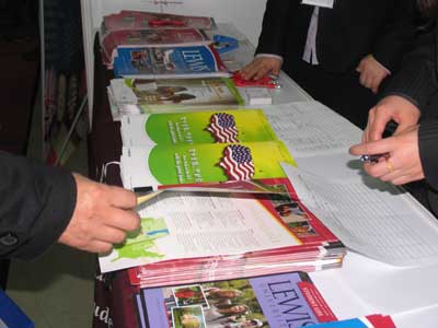 各展臺吸引眼球有奇招