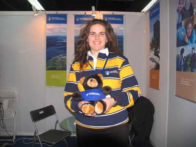 各展臺(tái)吸引眼球有奇招