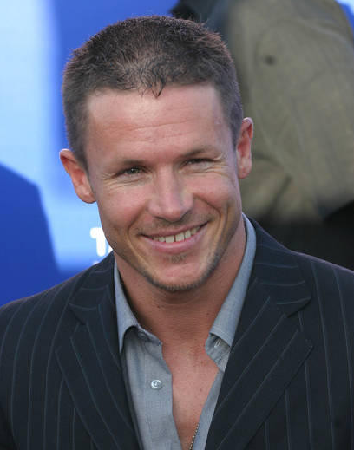 奧地利冒險(xiǎn)家誓成太空跳傘第一人 降落速度超音速