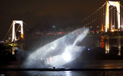 組圖:日本音樂(lè)燈光噴泉展示美妙光影藝術(shù)