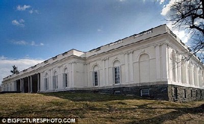 克林頓愛女婚禮費用或達(dá)320萬英鎊 超過好萊塢明星