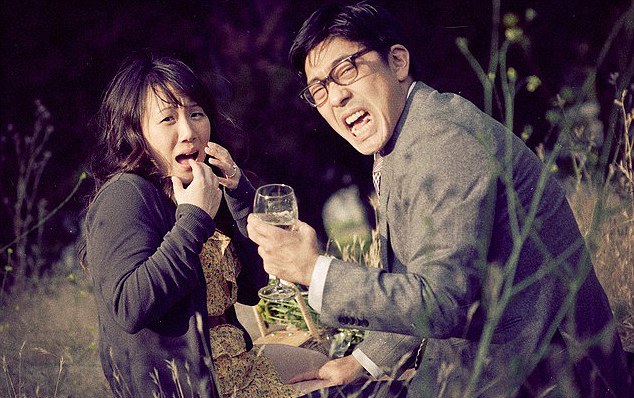 美國一對情侶拍另類“僵尸”訂婚照 一夜爆紅網(wǎng)絡(luò)