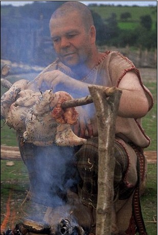 丹麥考古學家還原遠古菜譜出書 女記者試驗烹調(diào)稱味道奇佳