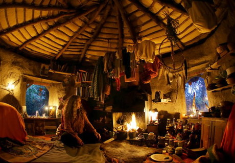 牛津大學(xué)畢業(yè)生遠(yuǎn)離塵囂 回歸自然過原始生活(圖)