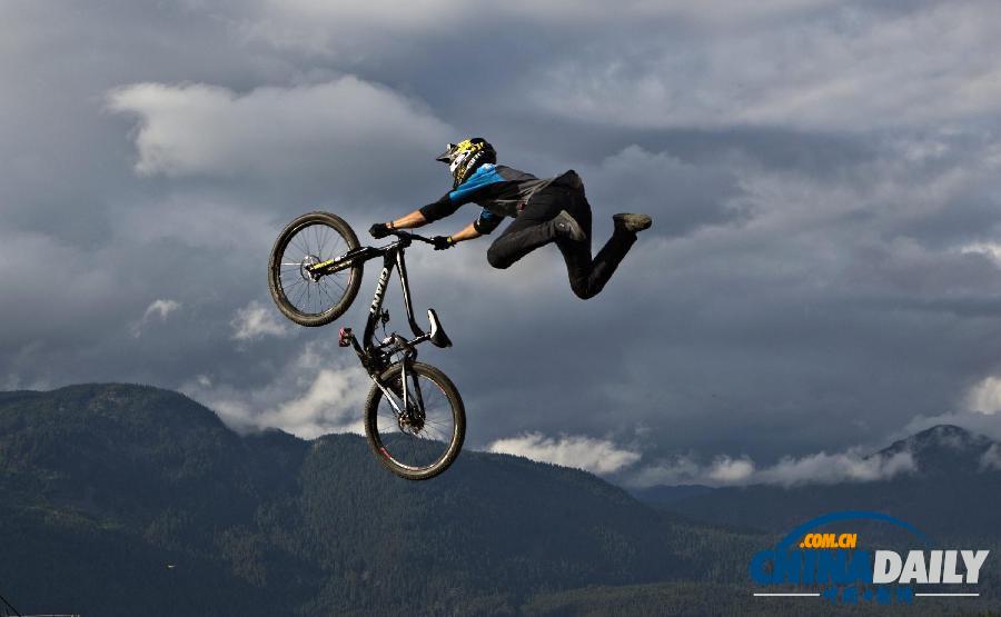 各國極限山地車云間飛梭驚心動(dòng)魄（高清組圖）