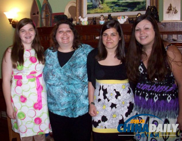 美三姊妹辦集體婚禮陪伴患癌母親