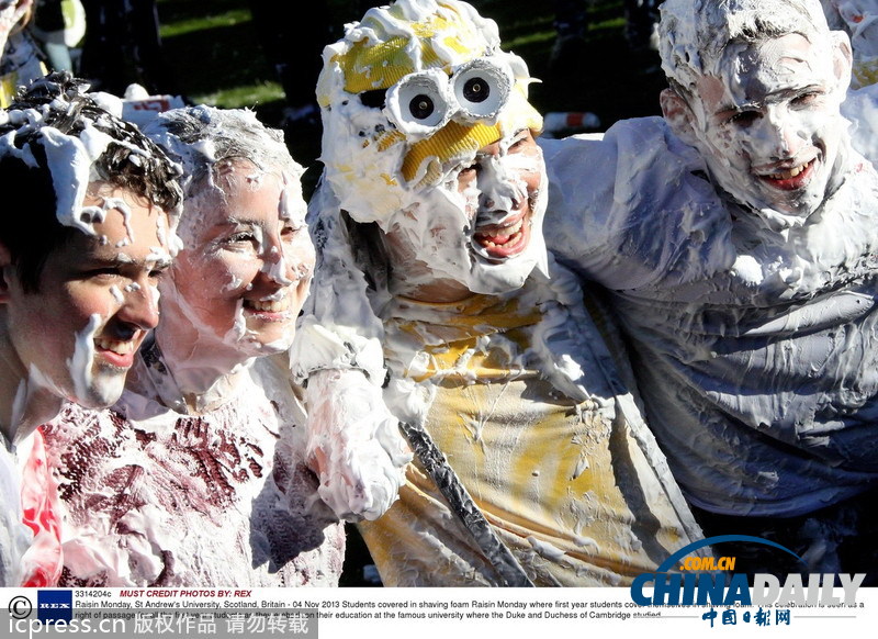 蘇格蘭學(xué)生創(chuàng)意無限 臉涂剃須泡沫活動(dòng)別開生面