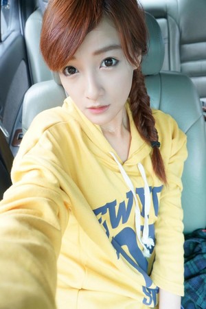 外型靚麗清新 臺(tái)“制服妹”古典美爆紅日本(圖)