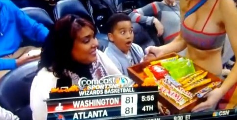 都怪美女太性感!盤點(diǎn)體壇“目不轉(zhuǎn)睛”的偷窺