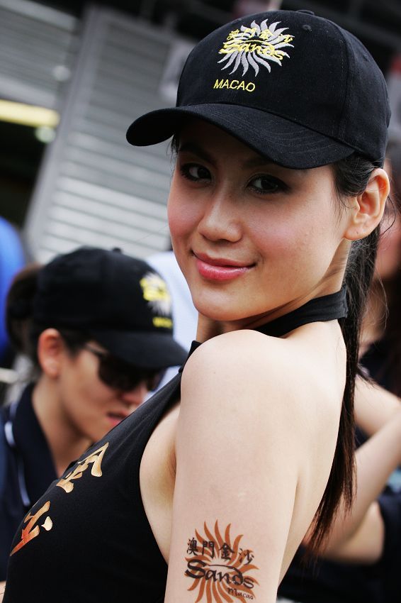 一流風(fēng)景線 性感惹火的賽車女郎【組圖】