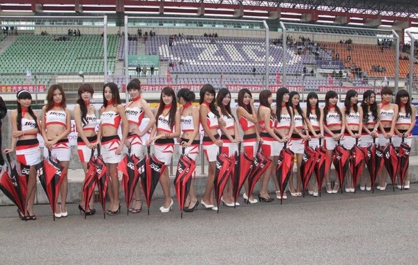 一流風(fēng)景線 性感惹火的賽車女郎【組圖】