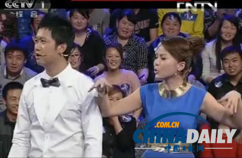 央視主播朱迅錄制節(jié)目疑沒(méi)穿內(nèi)衣 激凸明顯