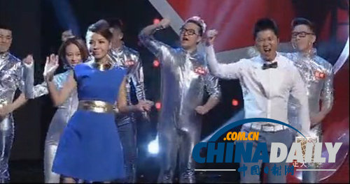 央視主播朱迅錄制節(jié)目疑沒穿內(nèi)衣 激凸明顯