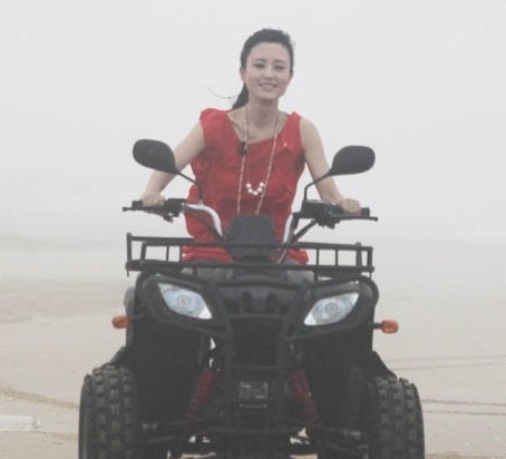 嫁豪門的央視女主播大pk 張蕾青春靚麗