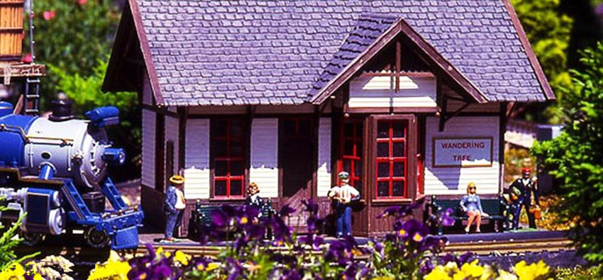 組圖：美一女子開放巨型火車模型莊園