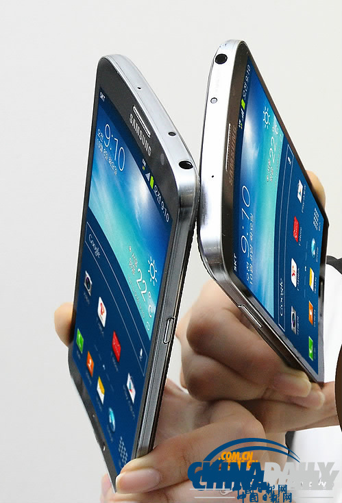 全球首款柔性屏手機10日上市 屏幕內(nèi)凹呈弧形（圖）