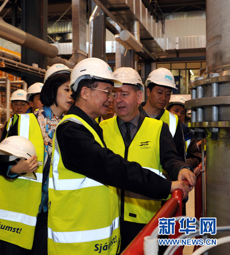 溫家寶考察冰島赫利舍迪地熱電站