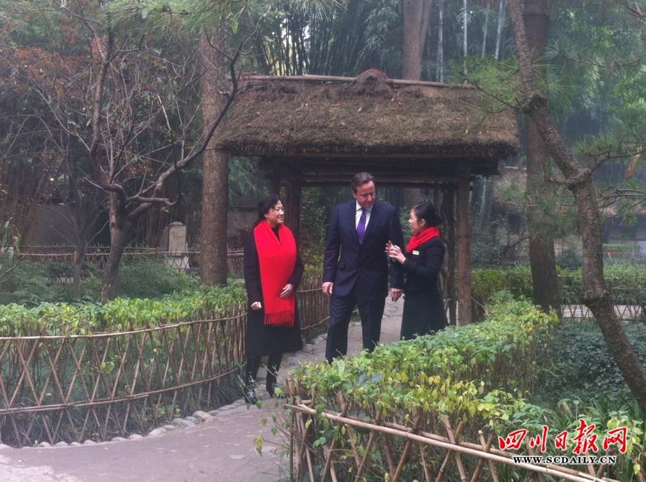 卡梅倫訪問成都（組圖）