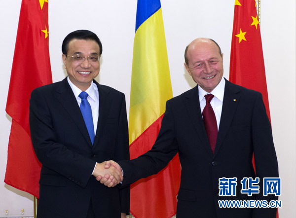 李克強(qiáng)會(huì)見(jiàn)羅馬尼亞總統(tǒng)伯塞斯庫(kù)