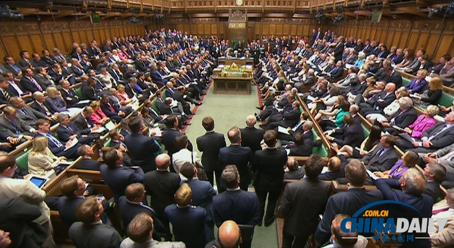 英國首相卡梅倫不敵議會反對 暫時擱置干預(yù)提議