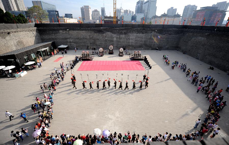 西安“武士文化系列展演”：跨越時空的城墻武士