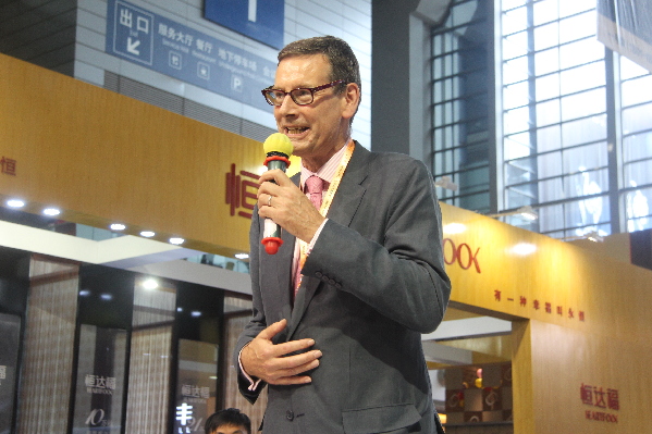 風尚：高級珠寶制造商創(chuàng)新演繹「玫瑰印記」