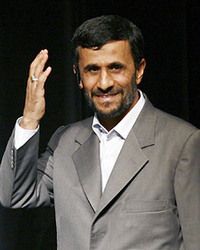 伊朗總統(tǒng)大選激烈 內(nèi)賈德與穆薩維均宣稱(chēng)獲勝