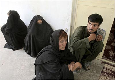 圖：駐阿美軍指揮官承諾嚴(yán)格限制空襲 防止自我毀滅