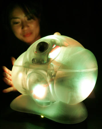 圖：經(jīng)濟衰退導致日本機器人受下崗煎熬