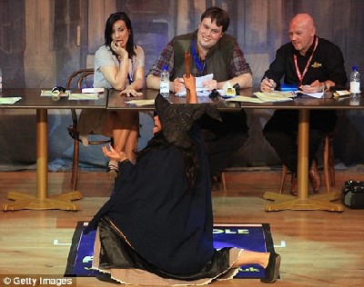 英國(guó)最新駐洞女巫誕生 拉動(dòng)旅游年薪5萬(wàn)英鎊