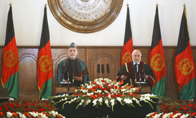 卡爾扎伊宣誓連任 塔利班不受招安阿卜杜拉無意入伙