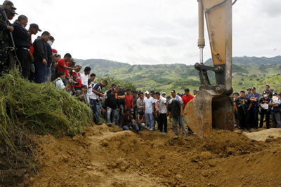 菲綁架案幸存者指認元兇是省長 與總統(tǒng)阿羅約關(guān)系鐵