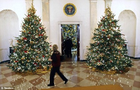 米歇爾公布白宮圣誕主題 環(huán)保裝飾點(diǎn)亮節(jié)日氣氛