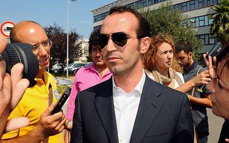 老貝今年老“背”了?英媒盤點意總理的“多災(zāi)之年”