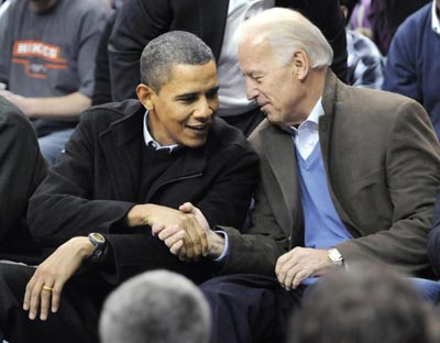 奧巴馬忙里偷閑變身解說員 現(xiàn)場(chǎng)評(píng)論籃球比賽