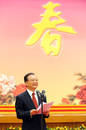 溫家寶:讓人民生活得更加幸福更有尊嚴(yán)