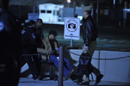 美國(guó)五角大樓因槍擊案關(guān)閉 兩國(guó)防部官員被擊中