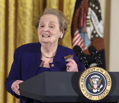 奧巴馬婦女節(jié)大贊美國女性 米歇爾現(xiàn)場“調(diào)教”丈夫