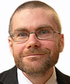 “你被捕了！” 一名記者試圖在歐洲會(huì)議上逮捕布萊爾