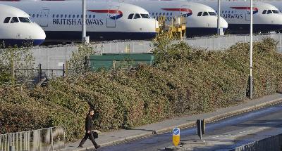 英國(guó)希斯羅機(jī)場(chǎng)關(guān)閉 冰島火山或影響歐洲數(shù)十年