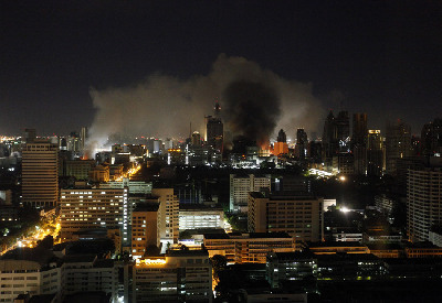 泰國曼谷世貿(mào)中心商場在沖突中遭縱火