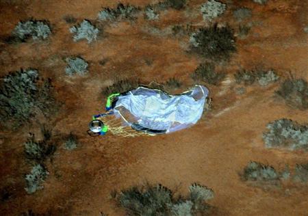 日本開始回收“隼鳥”號(hào)密封艙 展示照片