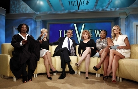 只有10個(gè)聯(lián)系人 奧巴馬稱黑莓手機(jī)“毫無樂趣”