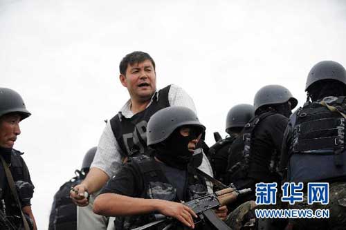 吉爾吉斯斯坦首都數(shù)千人集會(huì)譴責(zé)臨時(shí)政府