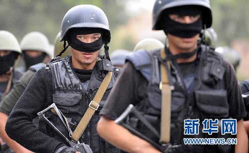 吉爾吉斯斯坦首都數(shù)千人集會(huì)譴責(zé)臨時(shí)政府