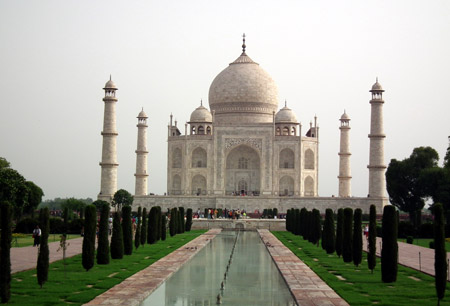 紅與白的絕色交響——阿格拉古城游思